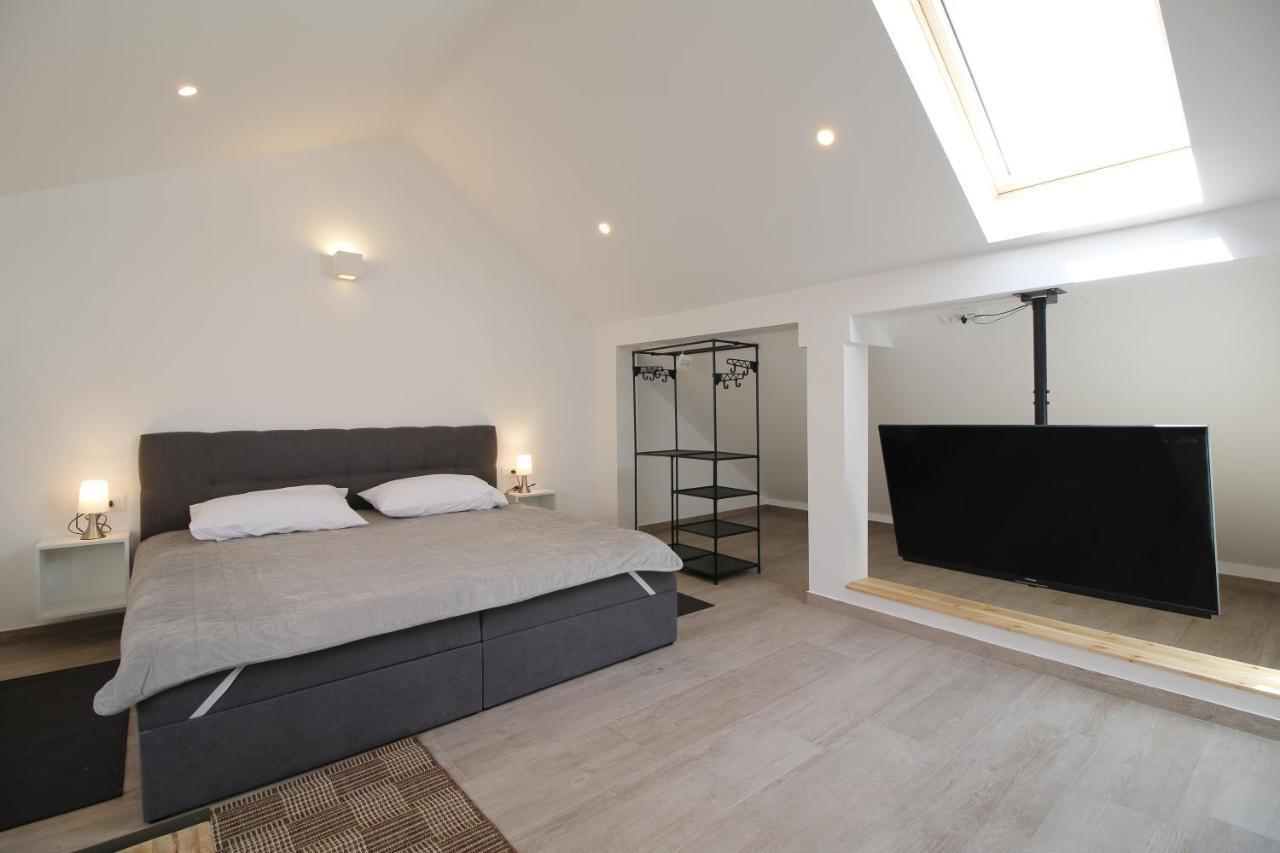 The One Apartment Split Bagian luar foto