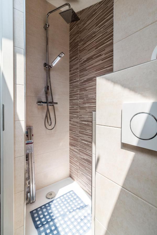 The One Apartment Split Bagian luar foto
