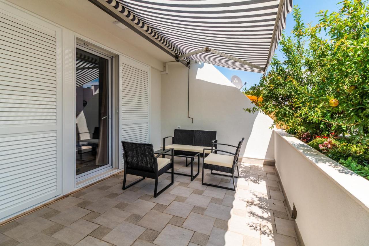 The One Apartment Split Bagian luar foto