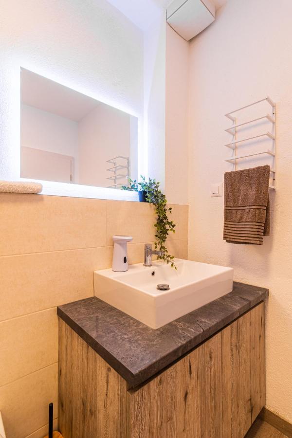 The One Apartment Split Bagian luar foto